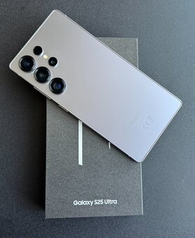 Vyměním Samsung Galaxy S25 Ultra / 512GB / V záruce do 3/27. - 2