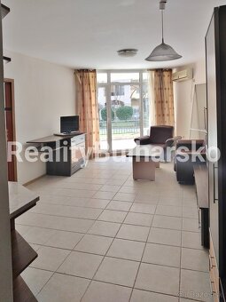 Prodej prostorného apartmánu 2+kk s verandou u moře – Aheloy - 2
