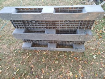 Predam plastove palety - 2