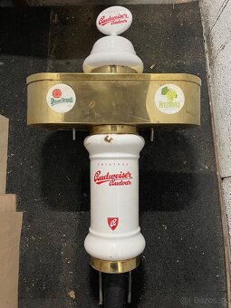 Vyčapny stojan budvar - 2