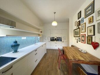 Nájom 3i byt, Krížna vnútroblok, Staré Mesto, 2 balkóny - 2