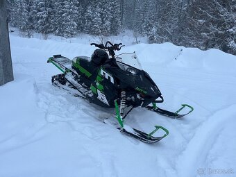 Snežny skúter Artic CAT - 2