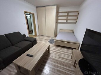 1 izbový byt kpt. Nálepku Levice - 2