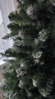 Vianočný stromček 220 cm - 2