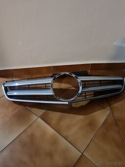 Predná maska Mercedes - 2