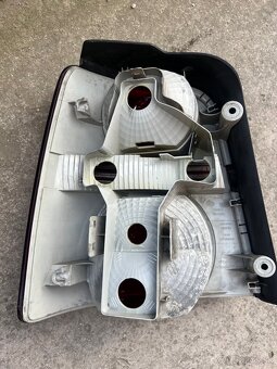 VW Touran zadne prave svetlo - 2