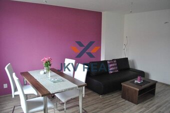 Na predaj 1 izbový byt po kompletnej rekonštrukcii v Bánovci - 2