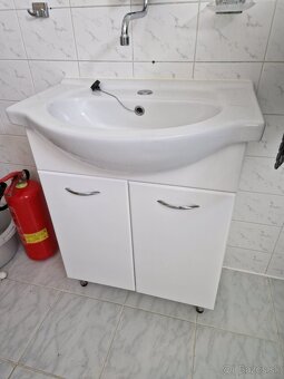 Kúpeľňové umývadlo LACNO - 2