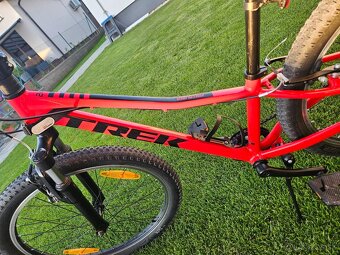 Odpružený bicykel TREK - Procaliber 24 Radioactive RED - 2