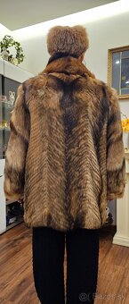 Hrdzavá líška kožuch aj čiapka - 2
