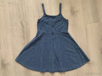 Detské šaty zn. Benetton (veľ. 120) a Guess (7Y) - 2