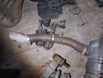 Scania R420 chladiče a výfuk - 2