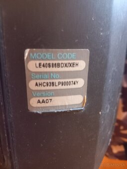Samsung LCD TV - 2