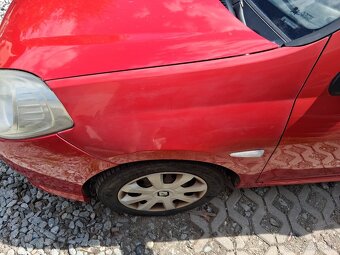 Predam soferov blatník na Renault Thália 1.2 55kw rok2011 - 2