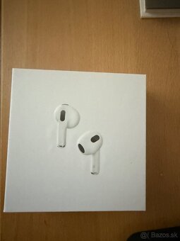 Apple AirPods (3. generácie) s MagSafe nabíjacím puzdrom - 2