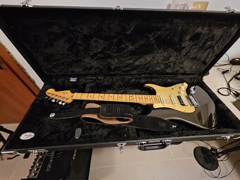 Fender Stratocaster American Profesional - 2