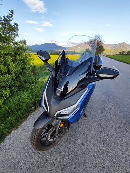 Predám Honda Forza 125, r.v. 2023 – 1. majiteľ, 6 300 km, - 2