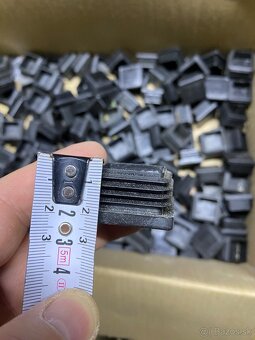 Plastové krytky - 2