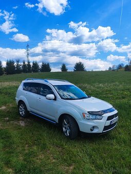 Mitsubishi Outlander - 2