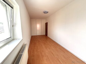 2x obchodné priestory v centre Zlatých Moraviec na prenájom - 2