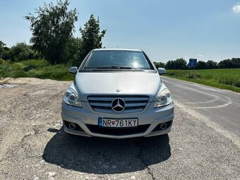 Mercedes-Benz B180 - 2