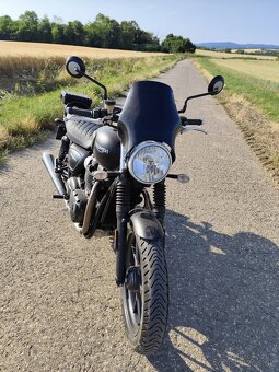 Triumph street twin 900 - 2