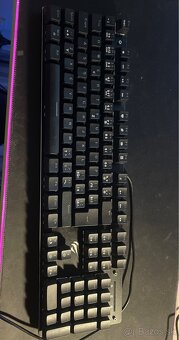 Havit Gamenote KB863CM – herná klávesnica s RGB podsvietením - 2