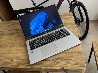 /15.6"/Acer/Notebook/4GB RAM DDR5/128GB NVMe SSD/Intel HD2G - 2