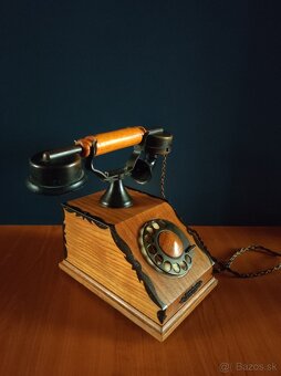 Retro telefon Tesla - 2
