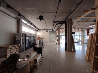 Obchodný priestor 500m2 s priestrannou terasou, v blízkosti  - 2