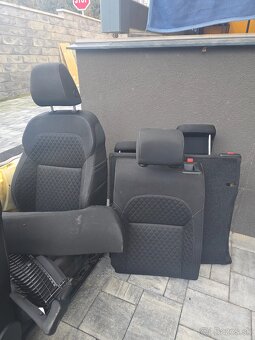 Predné a zadné sedačky na superb 3 - 2