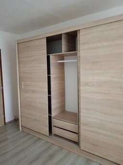 VEĽKÁ ELEGANTNÁ PRAKTICKÁ NOVÁ SKRIŇA - 2