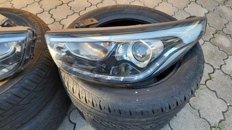 Predne svetla na HYUNDAI IX35. - 2