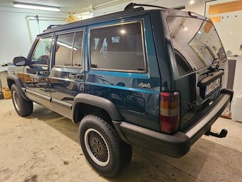 Jeep Cherokee XJ - 2