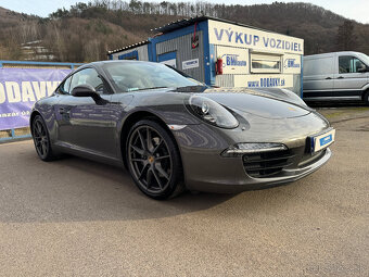 Porsche 911 Carrera - 2