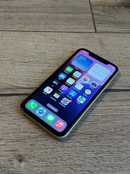 iPhone 11 64GB Yellow - 2
