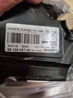 Peugeot 208 lift 2015-2019 svetlo ľavé predne - 2