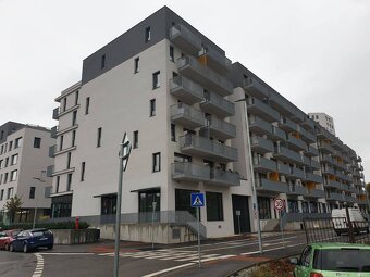 Nový moderný byt s balkónom a parkovaním v širšom centre. Ja - 2