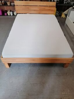 postel masiv - 2