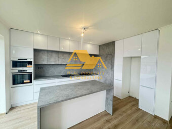 Exkluzívne Predám novostavbu rodinného domu vo Dvoroch nad  - 2