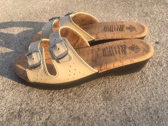 Predám pánske (č.40)a dámske (č.38 letné topánky - 2