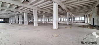 PREDAJ: Výrobná poschodová hala na rozľahlom pozemku, Hlohov - 2