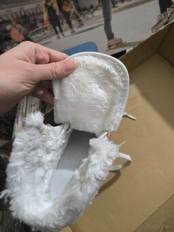 Predám dievčenské korčule 37  zateplene - 2