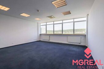 Prenájom kancelárií 627 m2 v Dúbravke. - 2