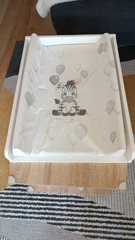 Prebaľovací pult na komodu - 2