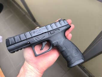 Beretta APX co2 - 2