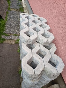 Predám zatravňovaciu dlažbu - 2