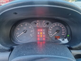 Renault Clio - 2