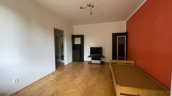 Priestranný 1 izbový byt s balkónom na Hospodárskej ulici - 2