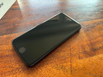 Predam iPhone SE 2020 64GB Black - 2